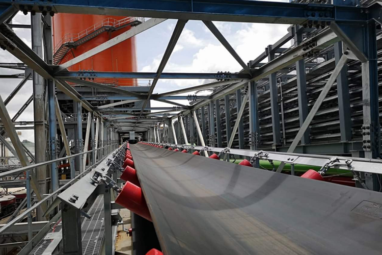 New conveyor belt replacement