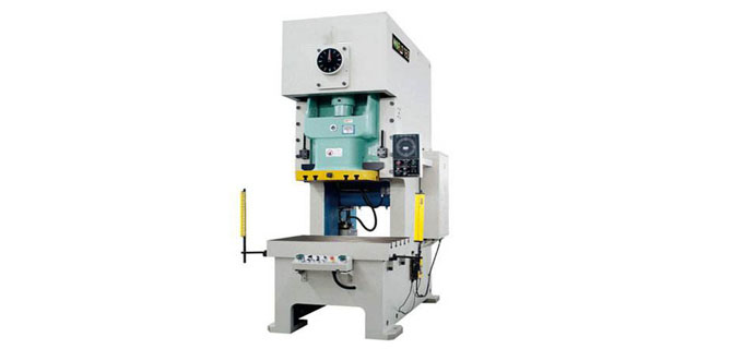 Hay varios juegos de punzonadoras neumáticas CNC, cuya capacidad es de 35-315 toneladas. 