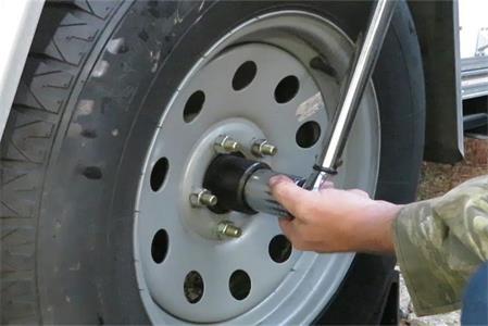 4 Precautions for Maintaining Trailer Axles