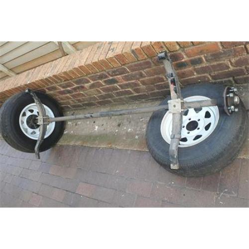 What Components Need to Be Checked Before Replacing the Trailer Axle?