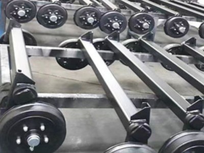 What Are the Advantages of Spring Trailer Axles and Torsion Trailer Axles?