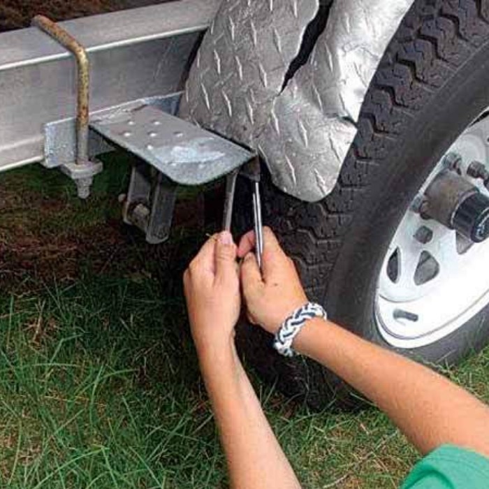 How to Replace a Trailer Fenders?