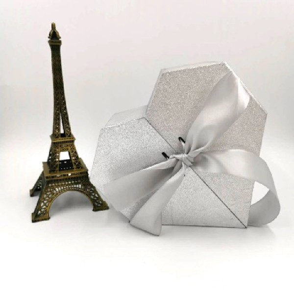 Custom luxury paper packaging gift box cardboard silver shiny heart-shaped ribbon box