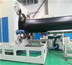 Φ1680 mm Vacuum Calibrating Anticorrosion and Insulation Pipe Making Machine Line