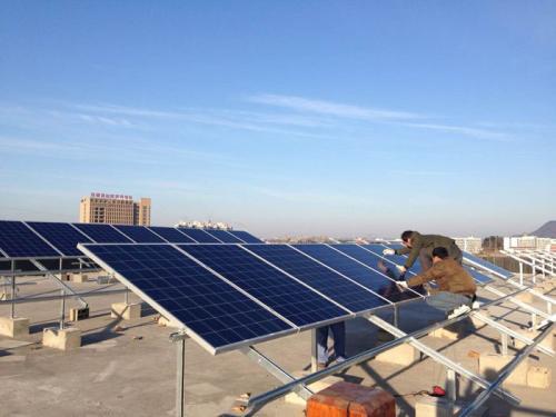 How to install the solar panel mounting on the horizontal roof.