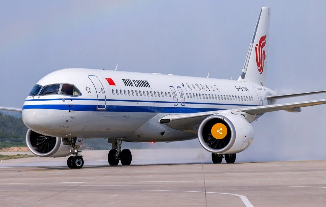 C919 제트기가 국제 상업 노선에 첫선을 보였습니다.