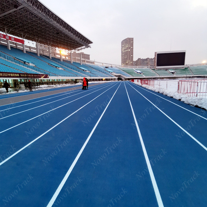 Athletics track in 0 degrees Celsius 32 degrees Fahrenheit