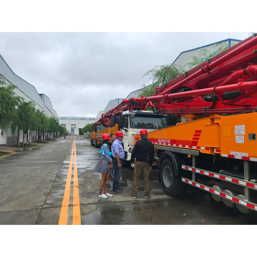 Thousands of China Homeland and Oversea Friends come to Saintyol DAWIN Factory Visit to Confirm Orders and Learning Machine Technology