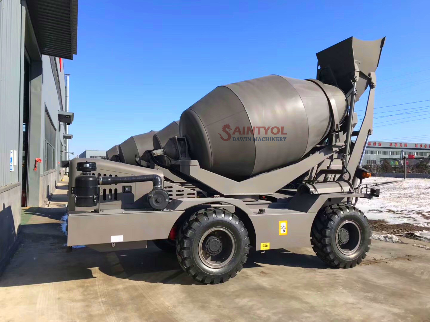 self loading concrete mixer customized