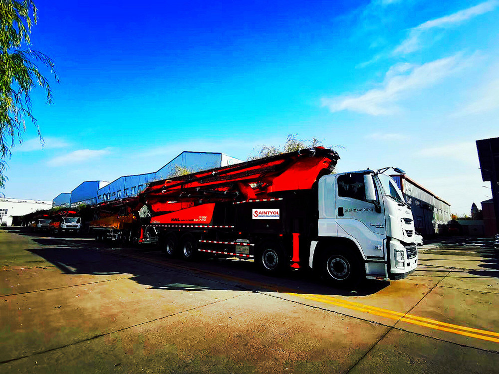 concrete placing boom pump truck