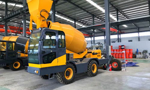 Automatic loading agitating drum is made of high-strength wear-resistant materials