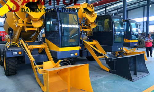 What is the difference between self-feeding mixer and traditional concrete mixer