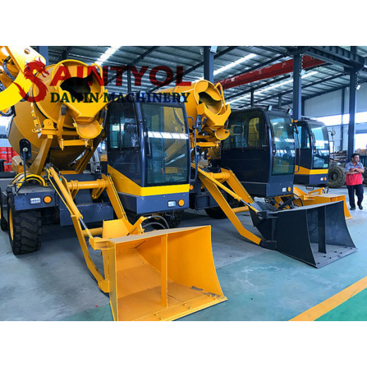 What is the difference between self-feeding mixer and traditional concrete mixer