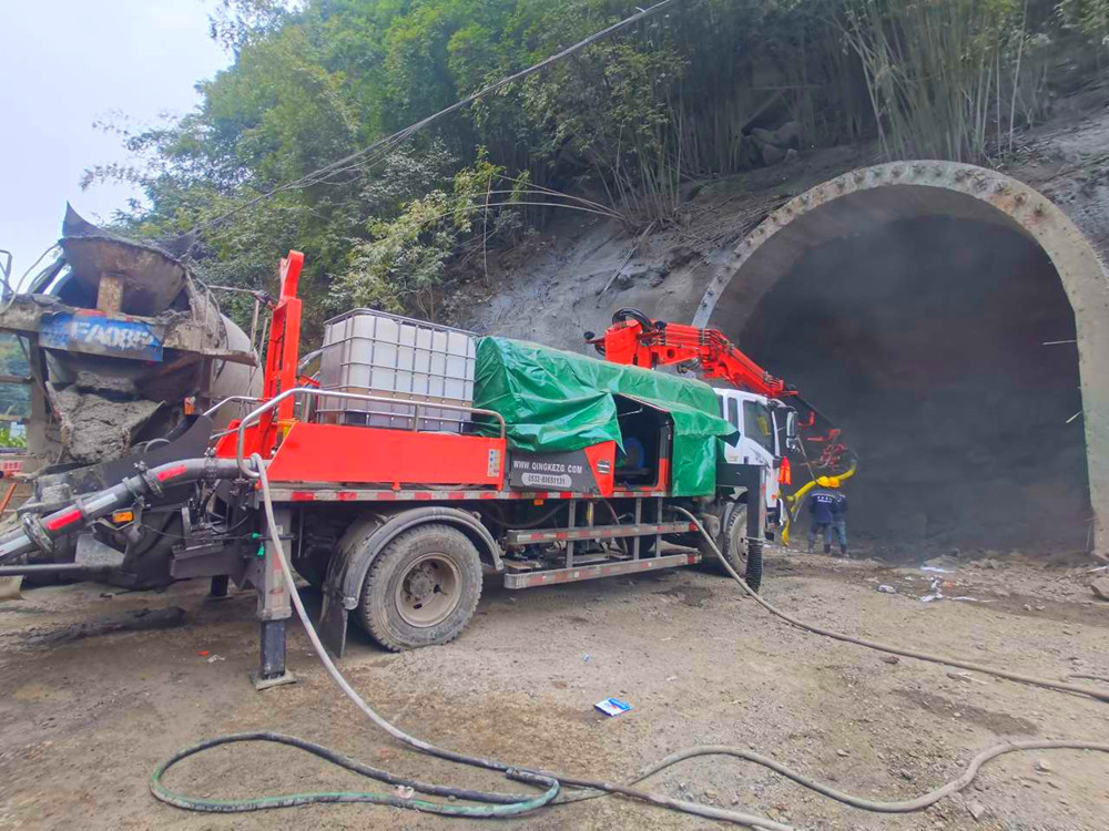 truck mounted robot concrete spraying machine