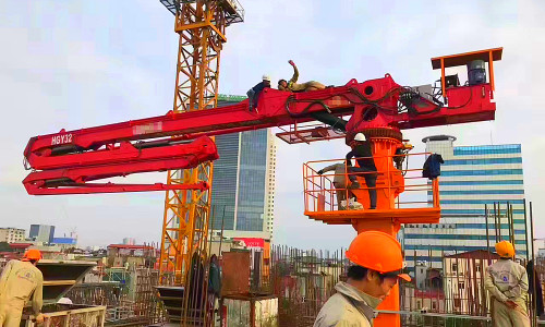 Internal Jack up tower concrete placing boom installation