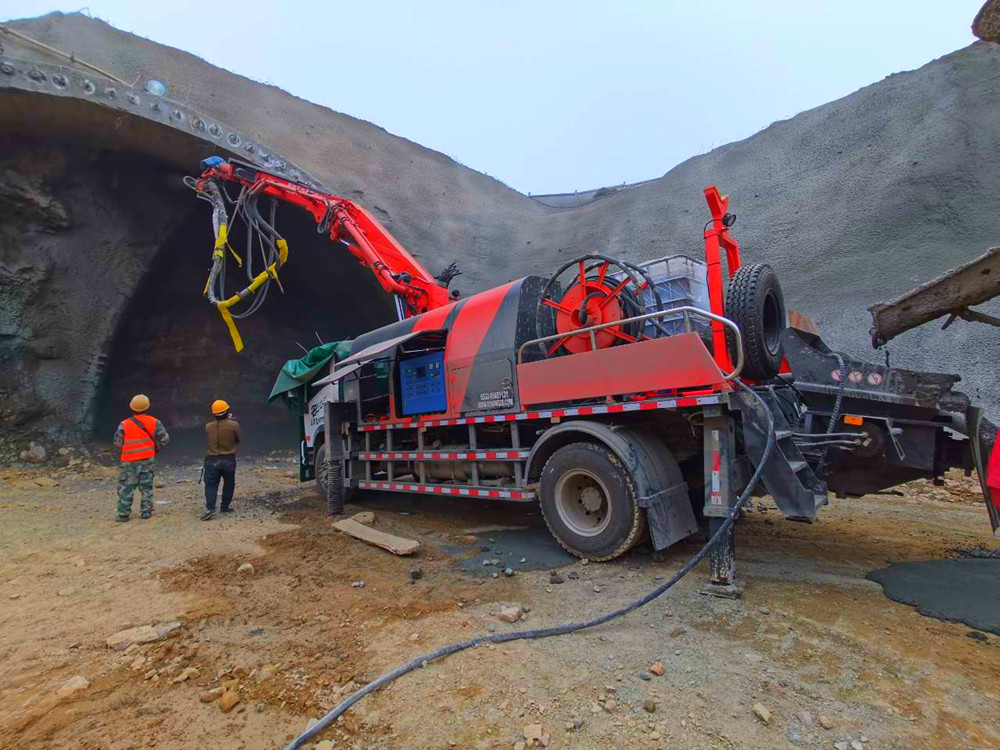 Do you know how to operate the wet concrete spray shotcrete machine manipulator? I'll tell you today.