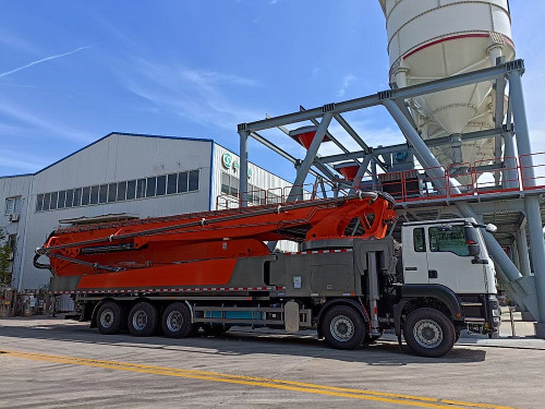 70m 6RZR Concrete Boom Pump Truck With Customized Chassis