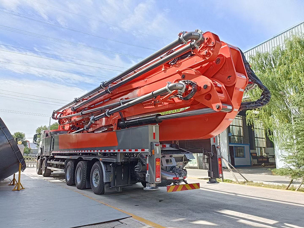 The working principle of the pump truck when pumping concrete