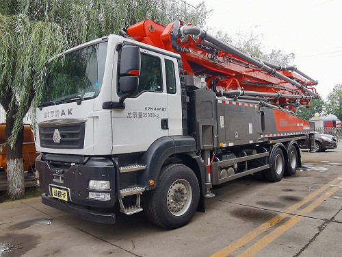 52m 6RZ Concrete Boom Pump Truck With Customized Chassis