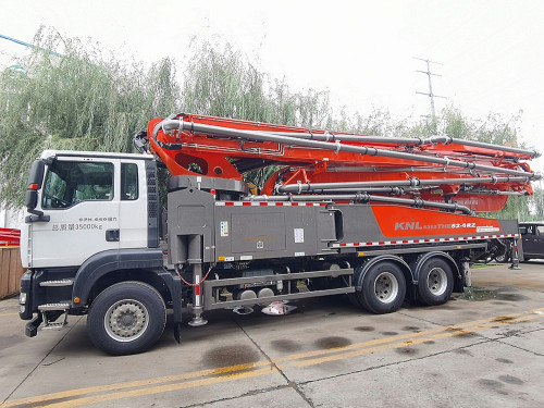 52m 6RZ Boom Concrete Pump Truck With Customized Chassis