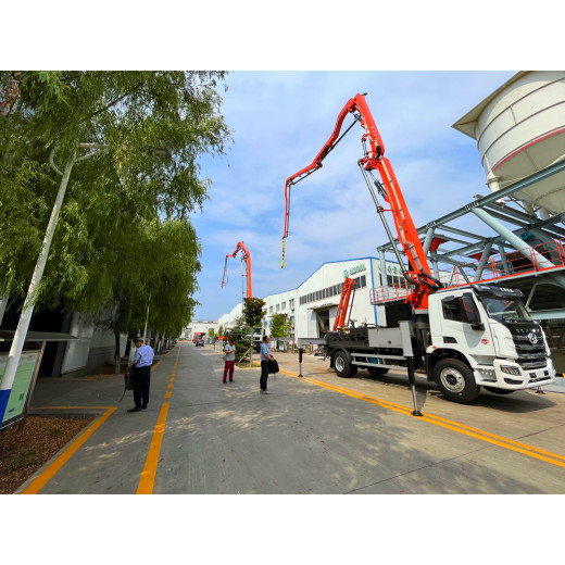 Advantages of 32-meter small concrete pump truck, some materials and design, more intelligent