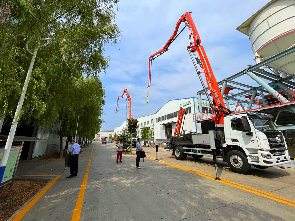 Advantages of 32-meter small concrete pump truck, some materials and design, more intelligent