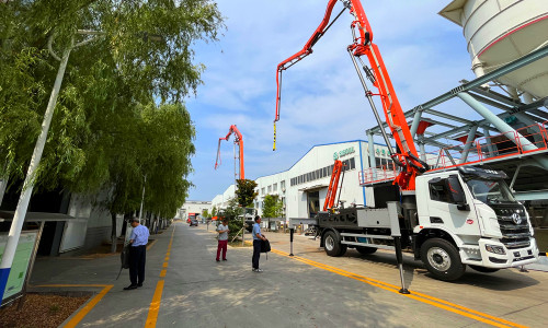 Advantages of 32-meter small concrete pump truck, some materials and design, more intelligent