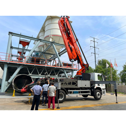 As the 32-meter short boom pump truck becomes the focus of attention in rural areas, how to choose a pump truck