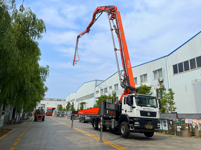 Pay attention to these points during the operation of the concrete pump truck. Only by doing so can the use of the pump truck be safe.