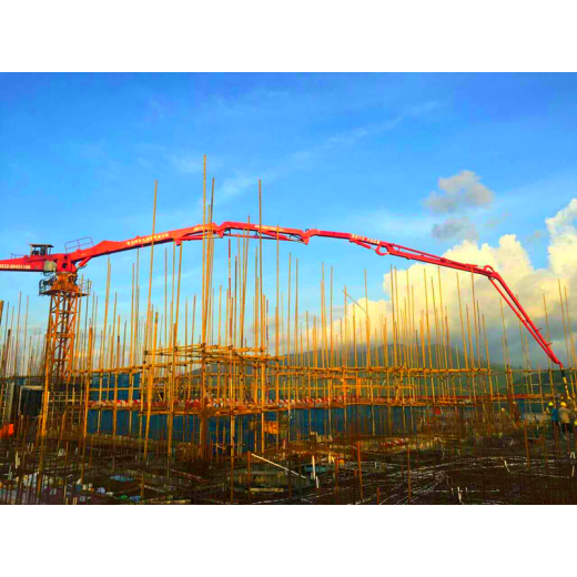 Internal jack up climbing hydraulic conrete placing boom