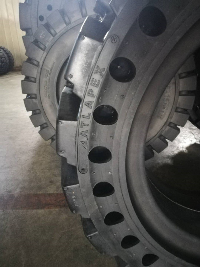 skid steer solid tire