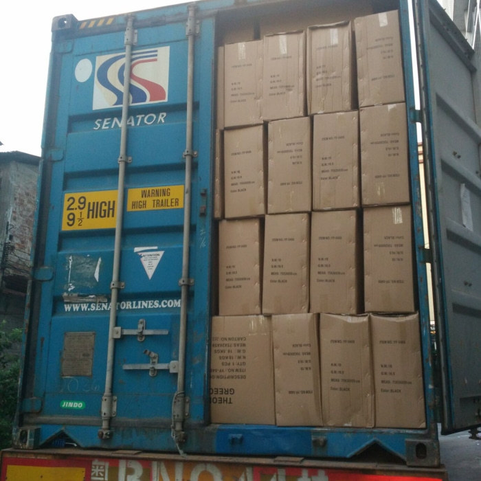 31-й заказ контейнеров для офисных кресел для клиента из Греции находится в стадии отправления
