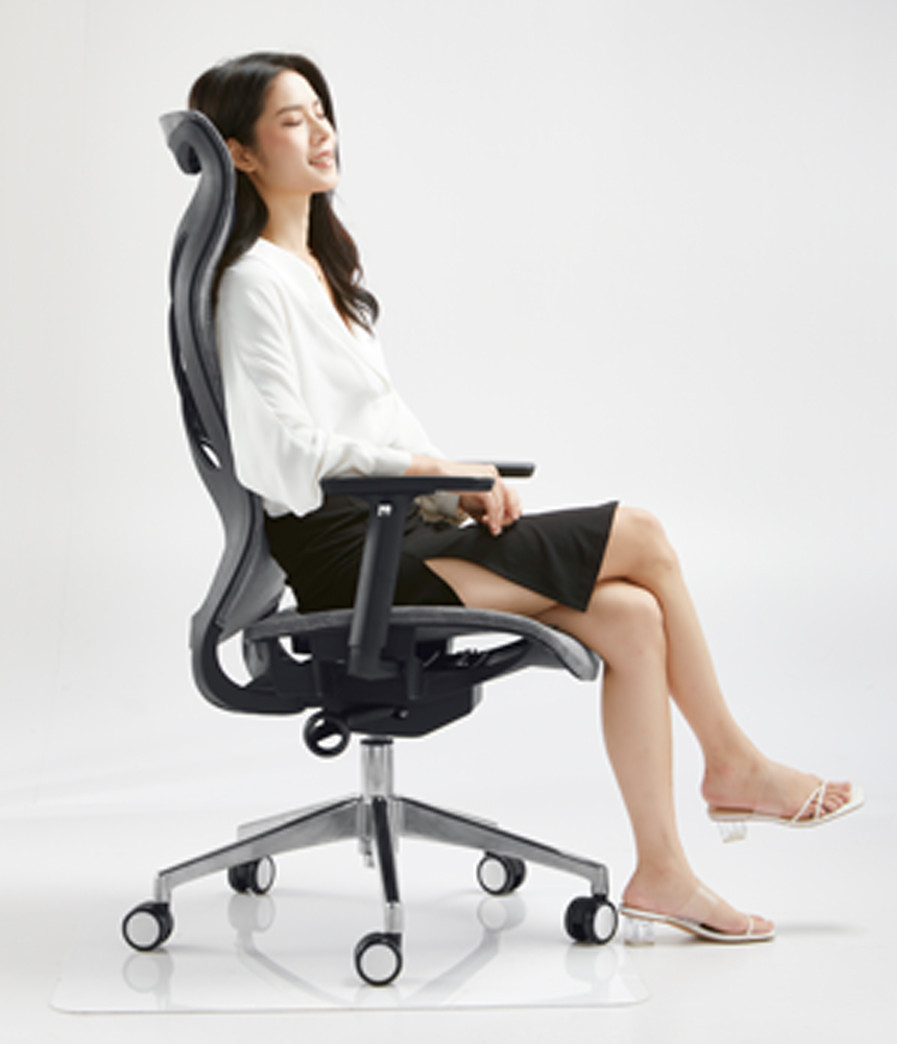 High back mesh office Reclining chair with ergonomic and rotating design(YF-A230)
