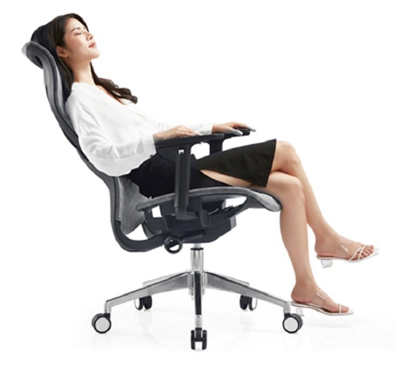 High back mesh office Reclining chair with ergonomic and rotating design(YF-A230)