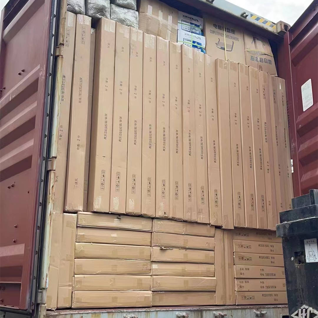 The order of office furniture containers for Philippines customer is under departure