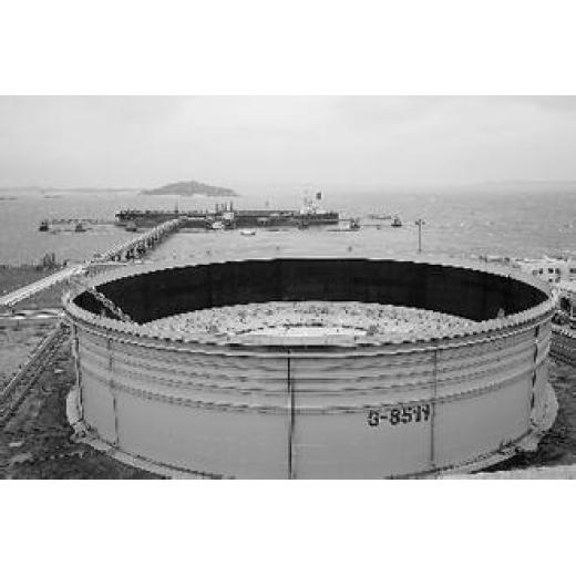 Shunting and diversion measures for large external floating roof oil tanks