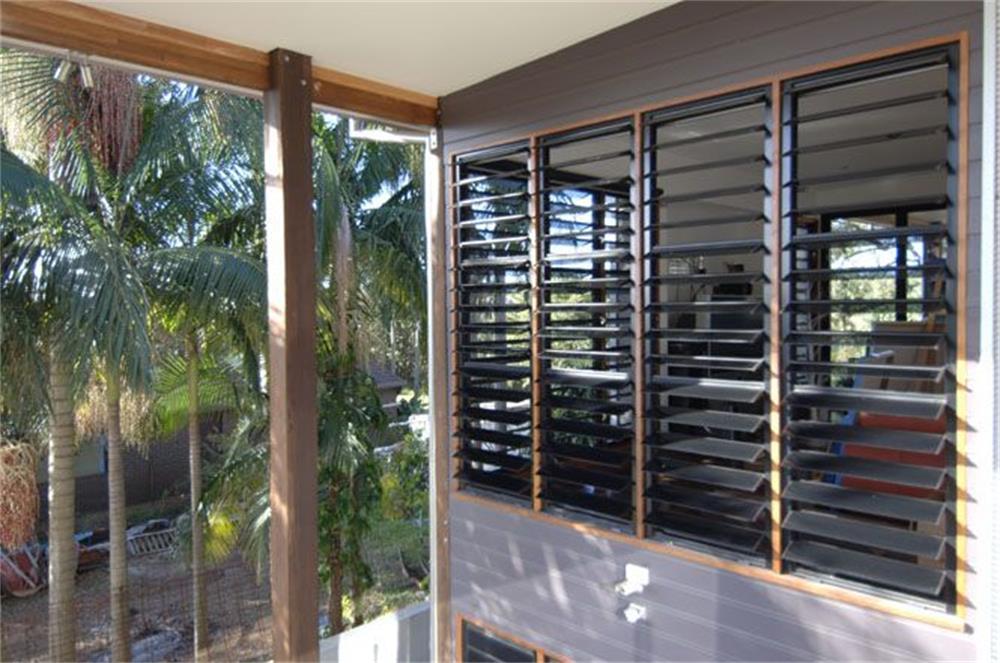 the specific advantages of aluminum louver windows