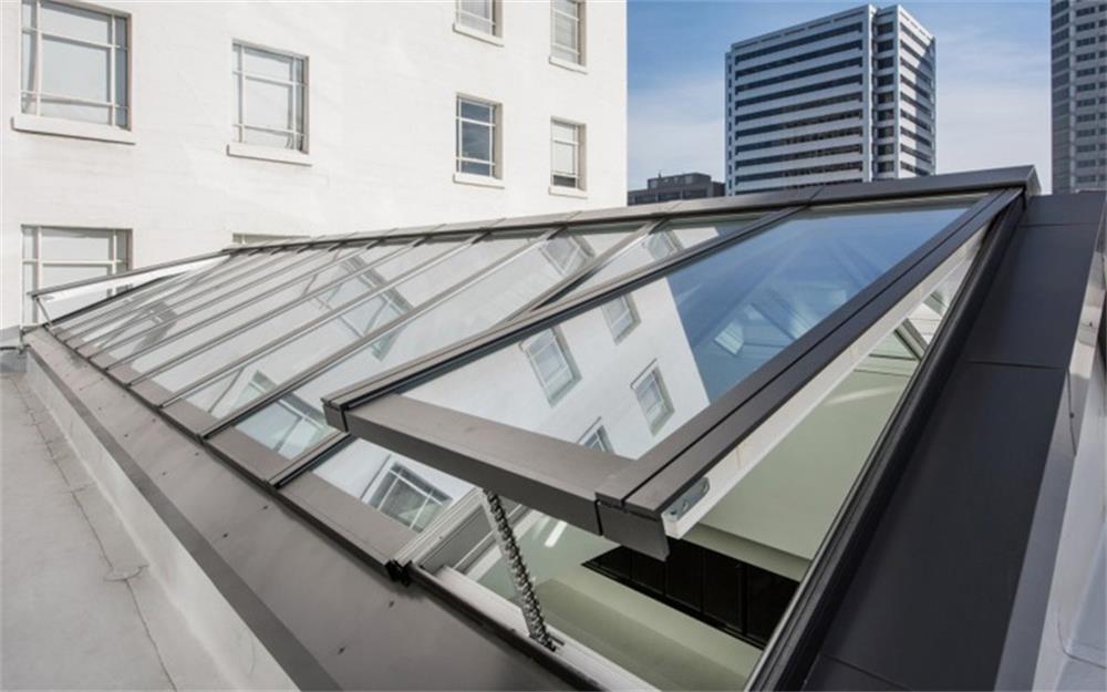 the benefits of installing aluminum skylights in your home