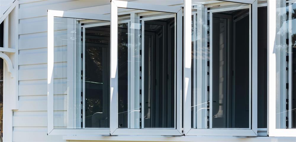 the difference between aluminum sliding windows and aluminum casement windows 