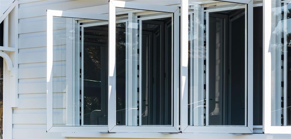 the difference between aluminum sliding windows and aluminum casement windows