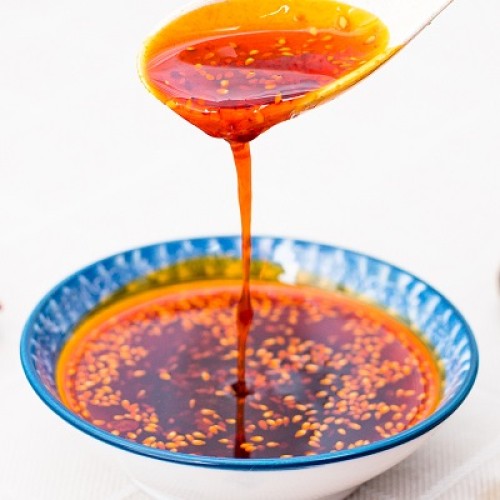 Assaisonnement à l'huile rouge épicée Chine Authentique sauce de cuisine asiatique faite maison