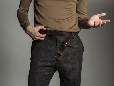 When should a man wear a belt