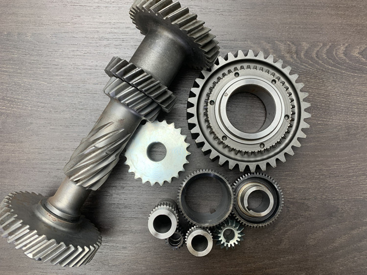 Comparison of the characteristics of gear shaping and hobbing