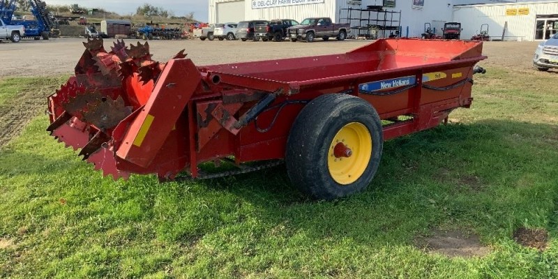 New Holland Manure Spreader