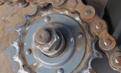 How to Handle Roller Chain Replacement in Chain Transmission System
