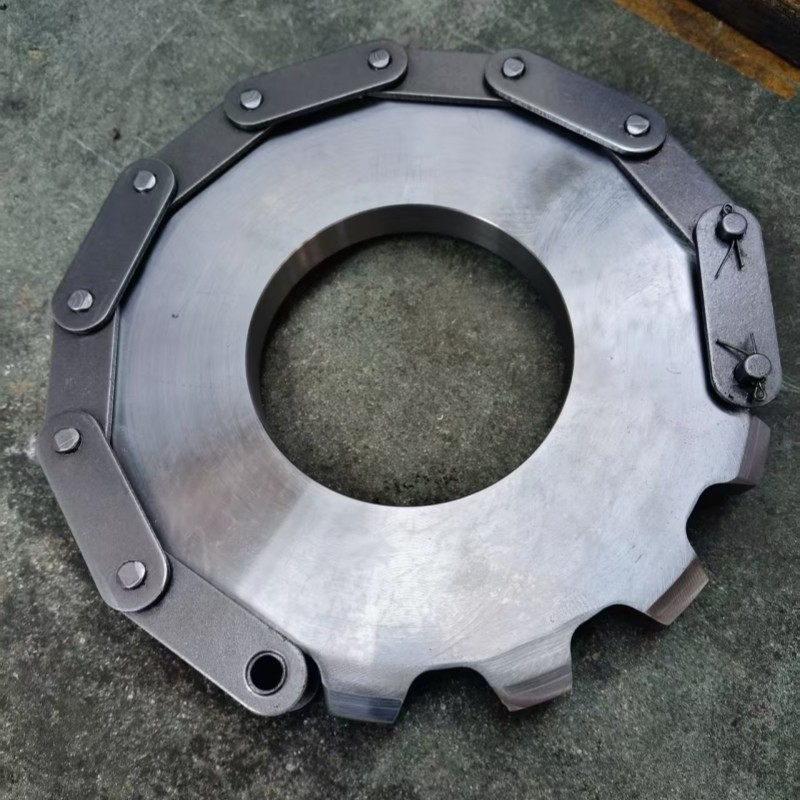 Customized lumber conveyor chain and sprocket
