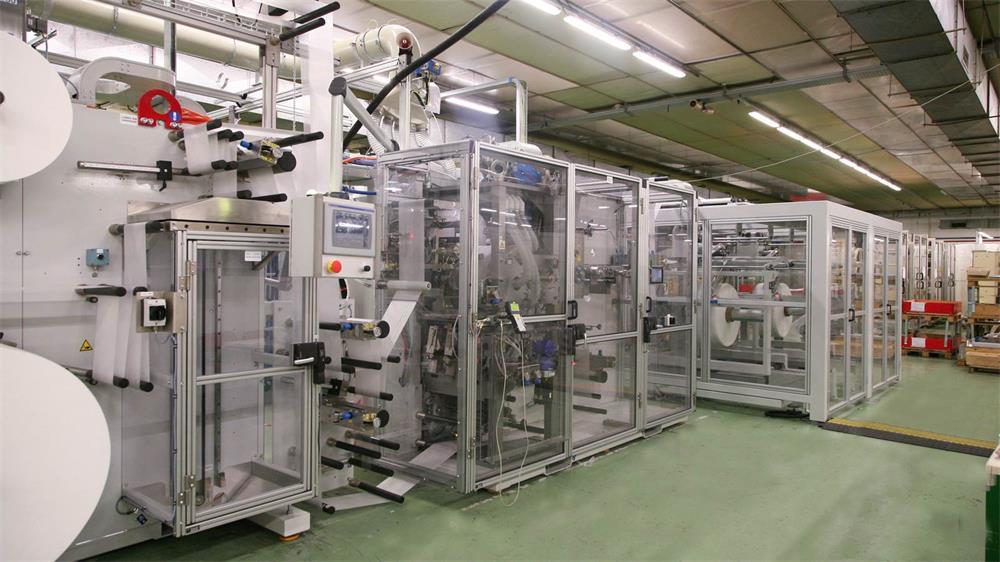 the components and characteristics of the spunbond nonwoven production line