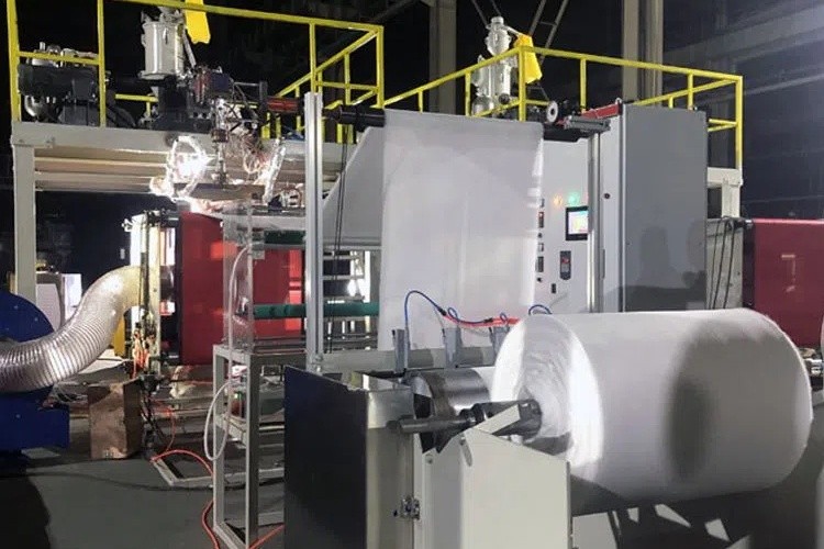 the role of different components in the meltblown nonwoven production line