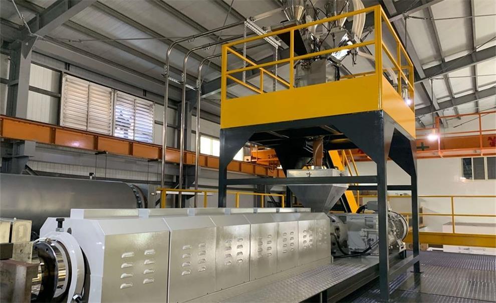 system components of the meltblown nonwoven production line