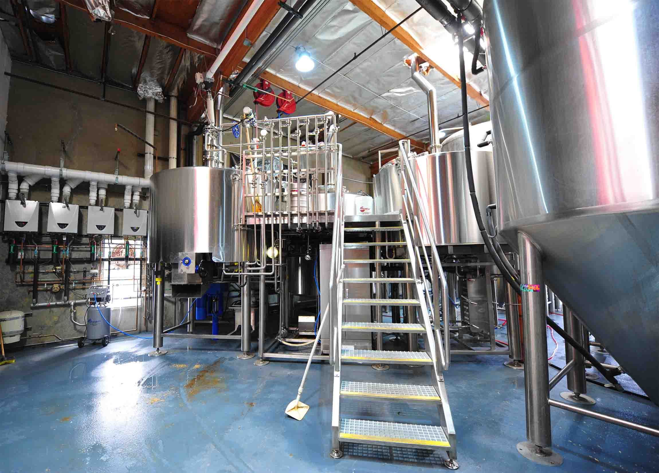 El micro equipo de elaboración de cerveza de 25bbl de DYM está listo para la producción.